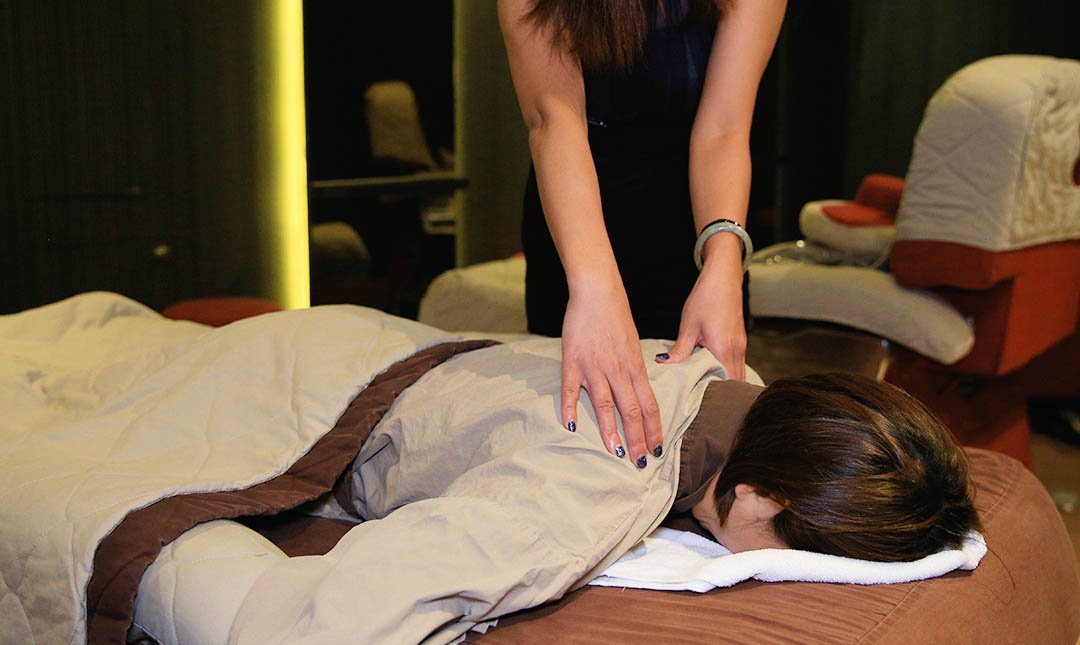 经络纾压指油压 60 min